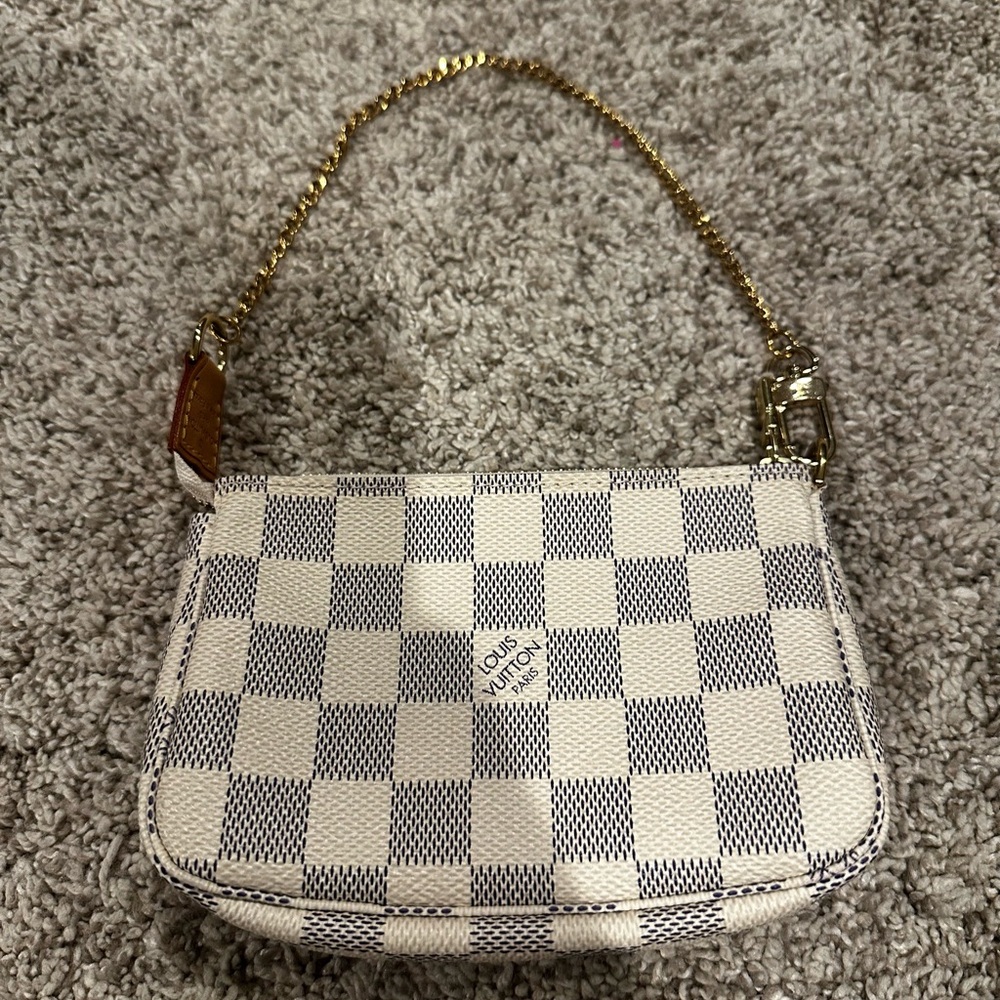 Louis Vuitton mini pouchette